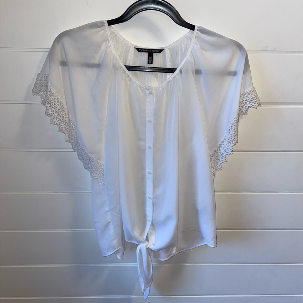 NWOT Size: S Victoria Secret White Button Down/Tie‎ Front w/ Pleated/Peep Back ￼